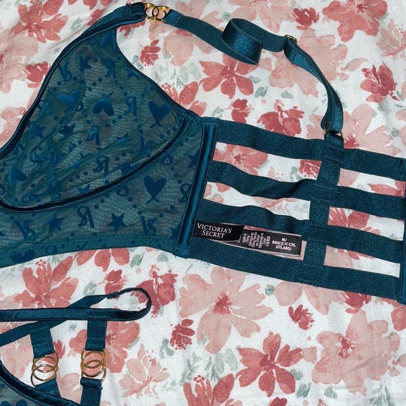 Caged back bra set - Picture 2 of 5